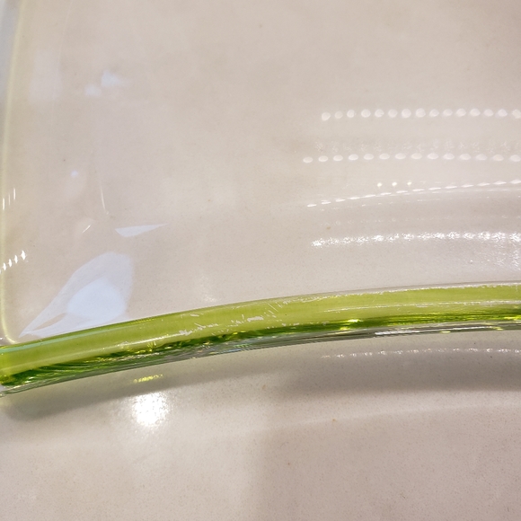 Green accented glass dishes - Picture 4 of 6